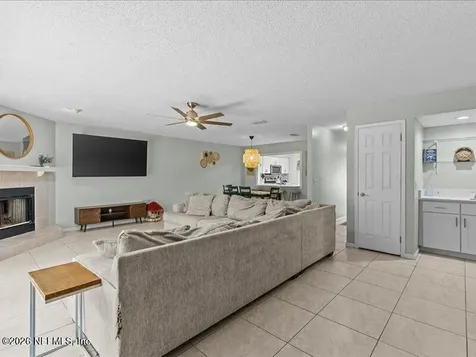 3927 Meadowview Drive N Jacksonville FL 32225