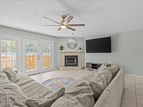 3927 Meadowview Drive N Jacksonville FL 32225