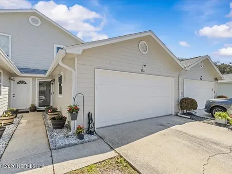 3927 Meadowview Drive N Jacksonville FL 32225