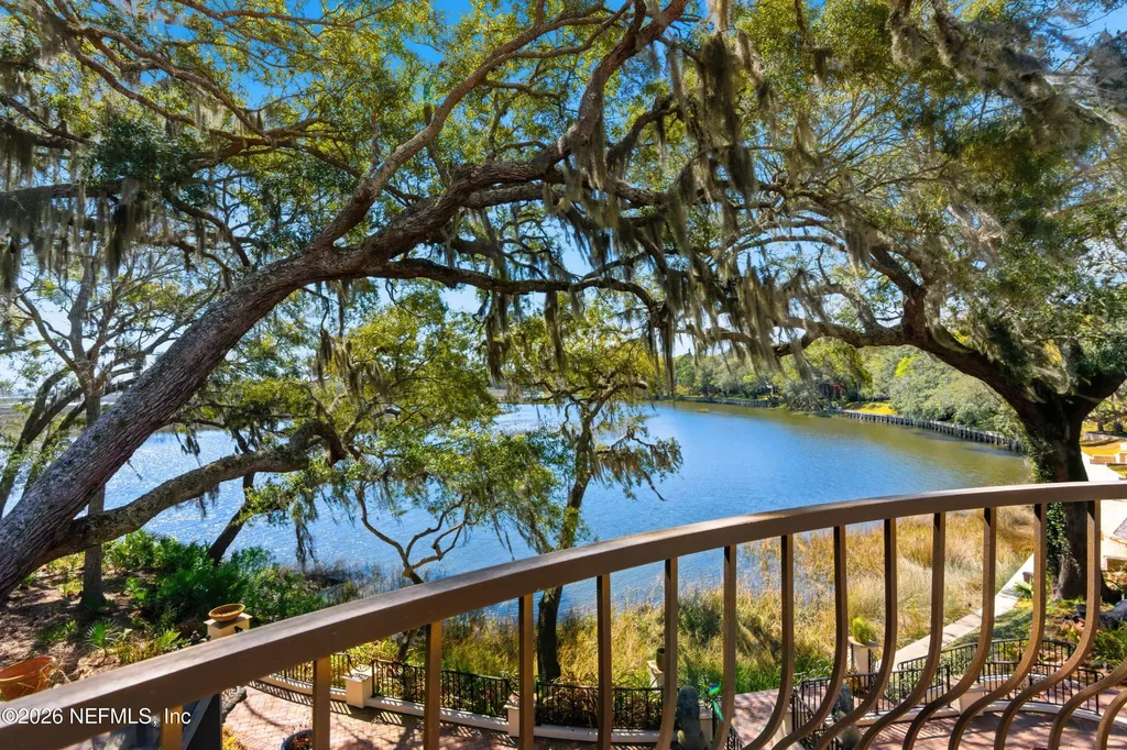 1049 Shipwatch Drive E Jacksonville FL 32225