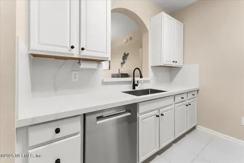 7801 Point Meadows Drive Jacksonville FL 32256