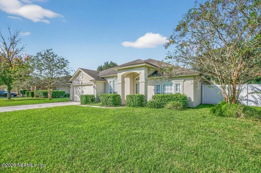 620 Martin Lakes Drive E Jacksonville FL 32220