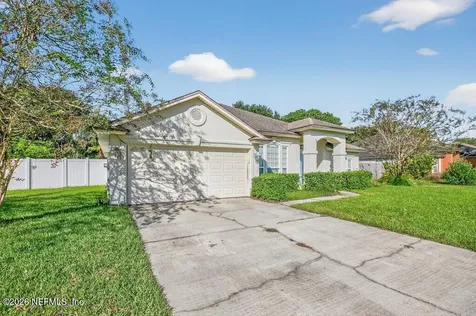 620 Martin Lakes Drive E Jacksonville FL 32220