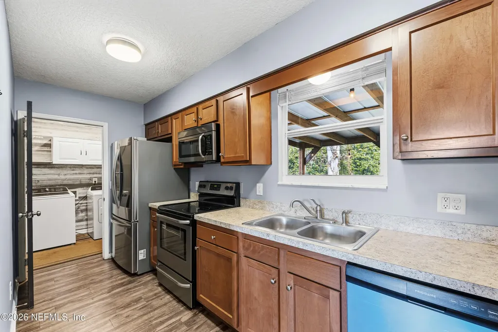 8729 Pinon Drive Jacksonville FL 32221