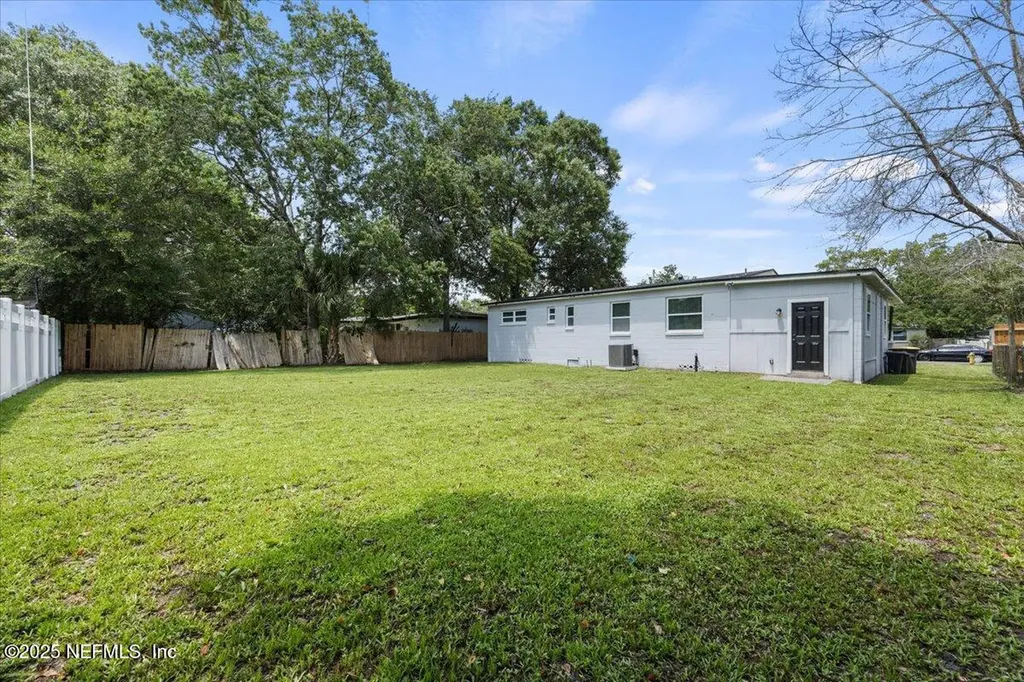 6584 Larne Avenue Jacksonville FL 32244