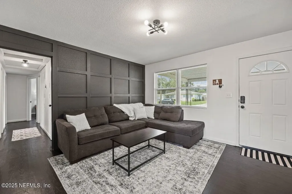 6584 Larne Avenue Jacksonville FL 32244