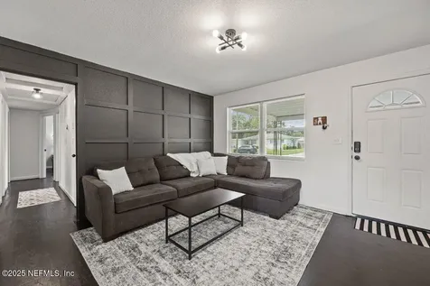 6584 Larne Avenue Jacksonville FL 32244