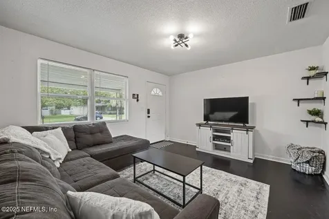 6584 Larne Avenue Jacksonville FL 32244
