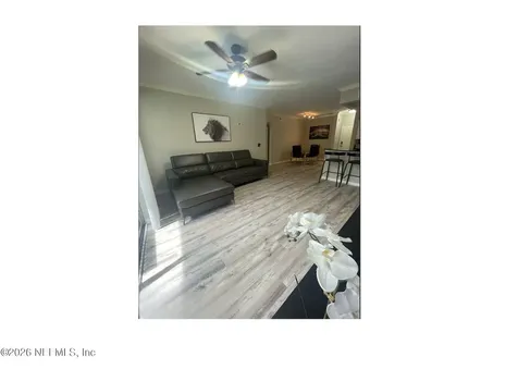 8539 W Gate Prwy Jacksonville FL 32216