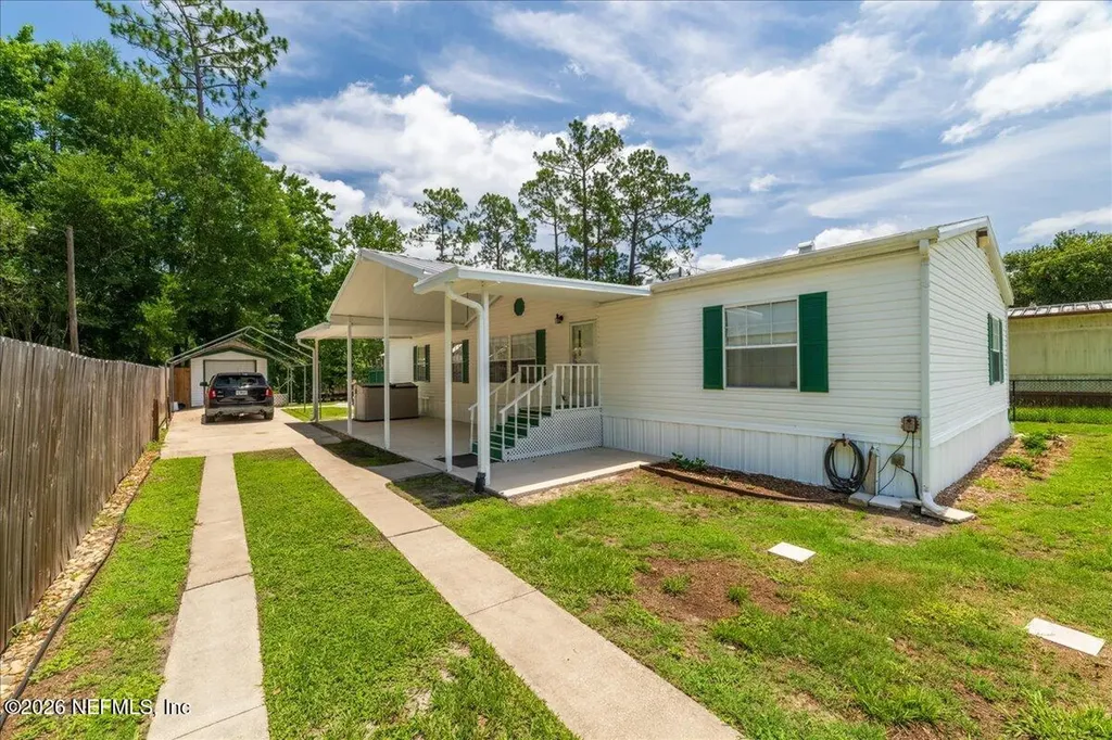 120 Waterway Avenue Satsuma FL 32189