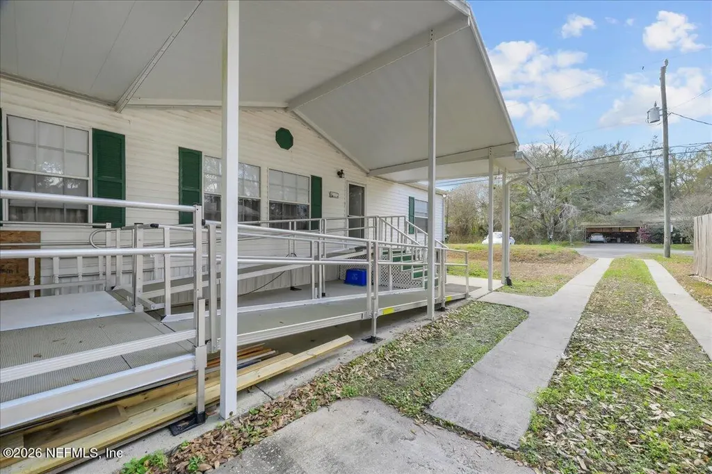 120 Waterway Avenue Satsuma FL 32189