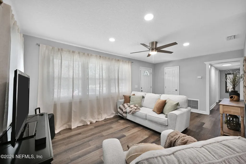 6542 Wilson Boulevard Jacksonville FL 32210