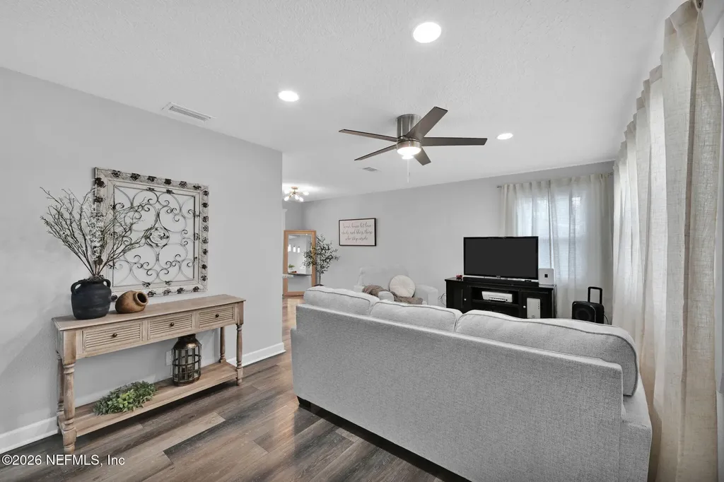 6542 Wilson Boulevard Jacksonville FL 32210