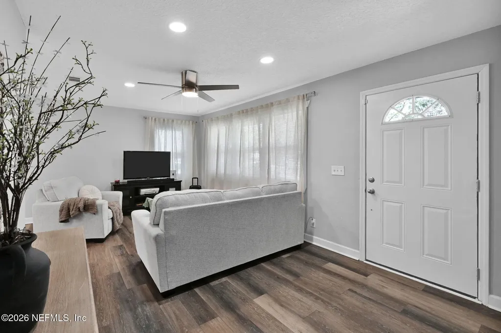 6542 Wilson Boulevard Jacksonville FL 32210