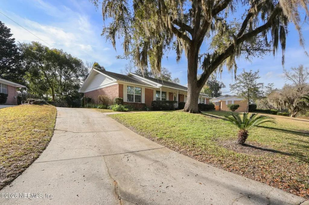 6906 Hanson Drive N Jacksonville FL 32210