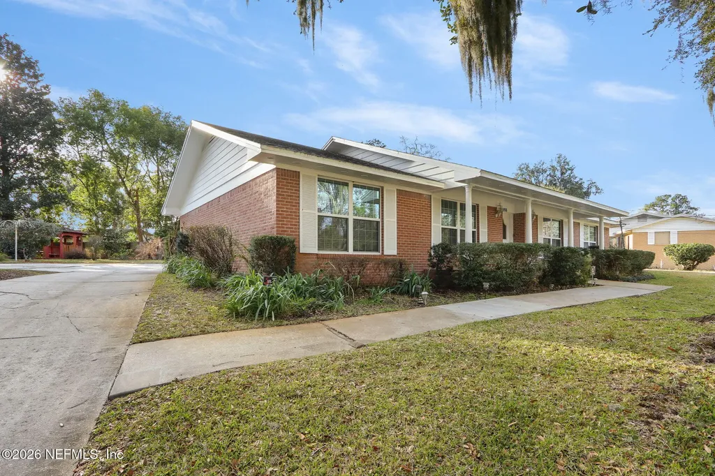 6906 Hanson Drive N Jacksonville FL 32210