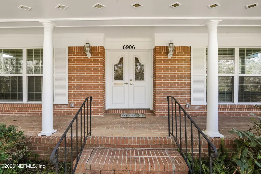 6906 Hanson Drive N Jacksonville FL 32210
