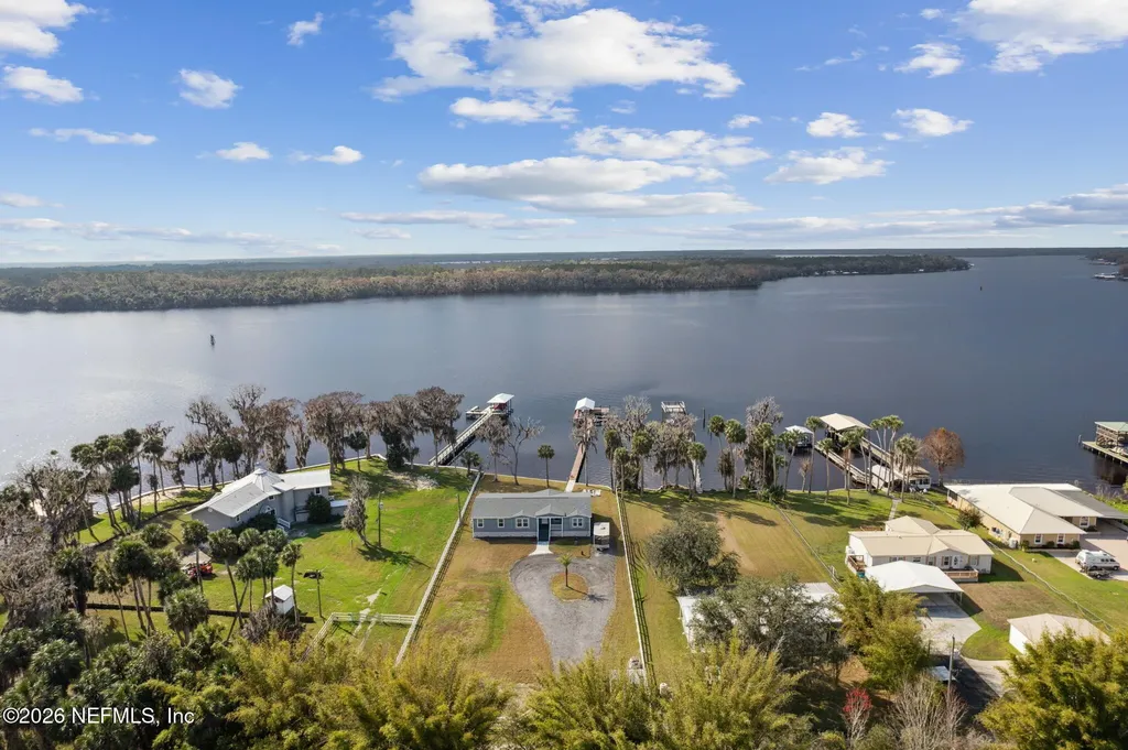 208 Lake George Point Drive Georgetown FL 32139