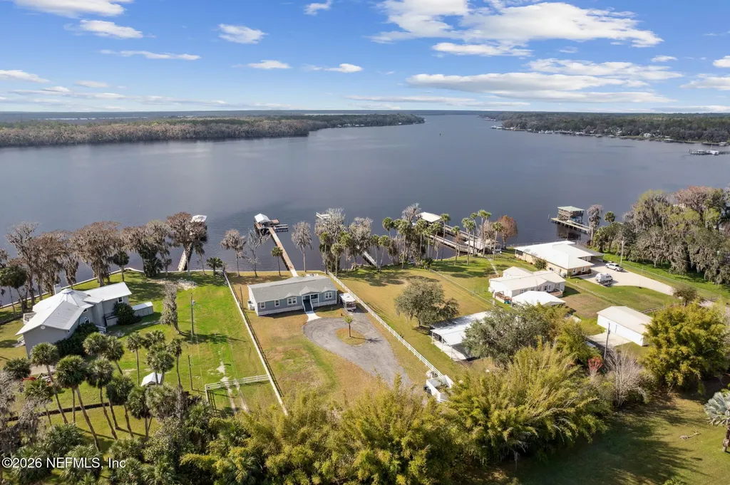 208 Lake George Point Drive Georgetown FL 32139