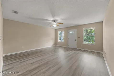 4527 Clairmont Road Jacksonville FL 32207