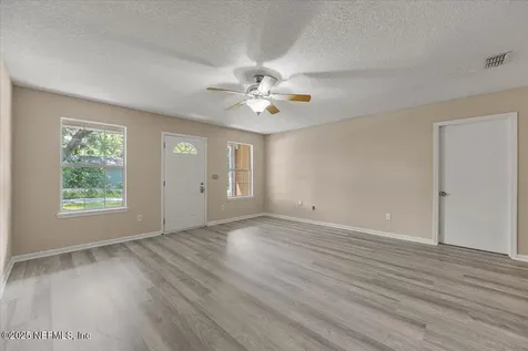 4527 Clairmont Road Jacksonville FL 32207