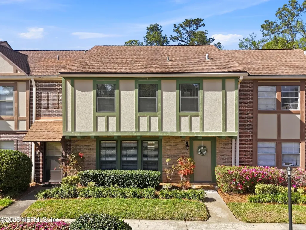 8153 Sutton Place N Jacksonville FL 32217