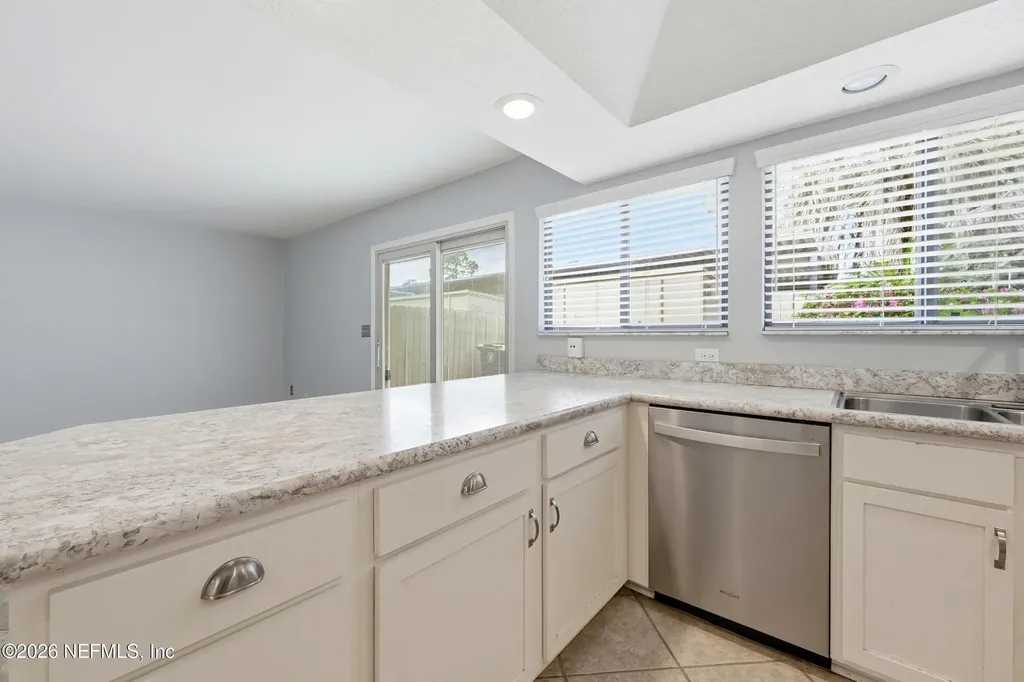 8153 Sutton Place N Jacksonville FL 32217