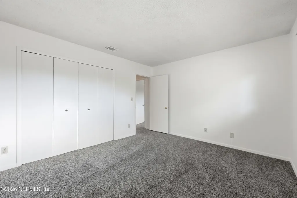 8153 Sutton Place N Jacksonville FL 32217