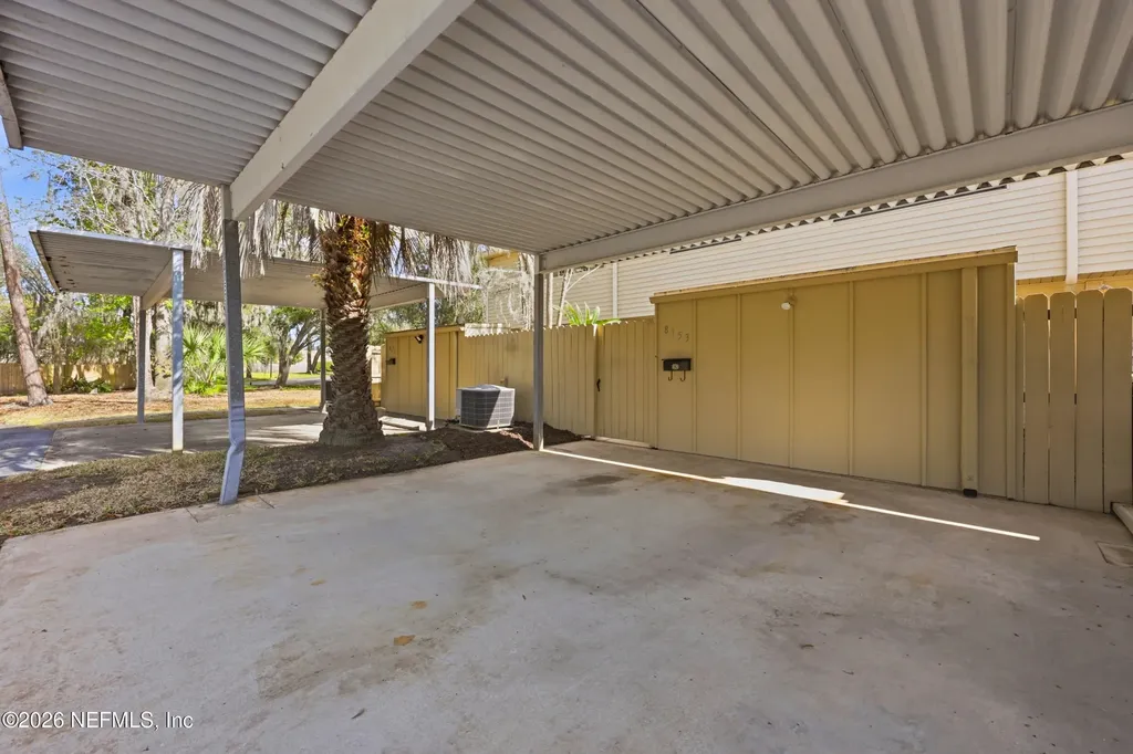 8153 Sutton Place N Jacksonville FL 32217