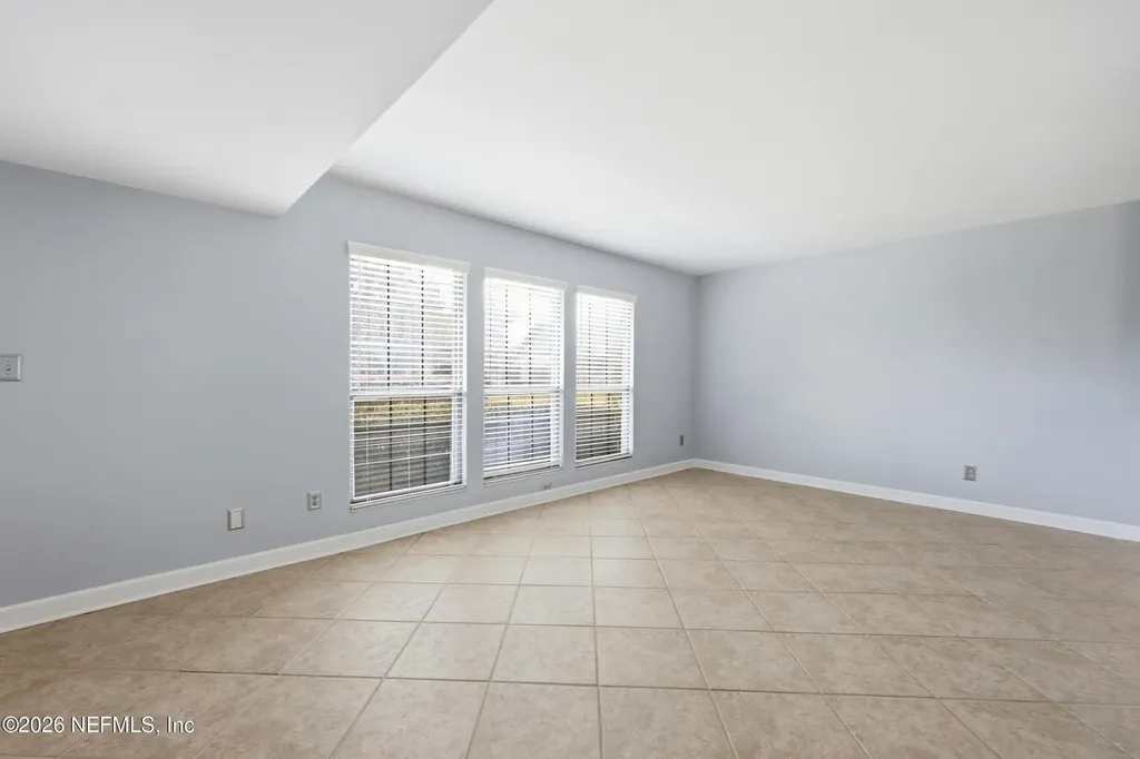 8153 Sutton Place N Jacksonville FL 32217