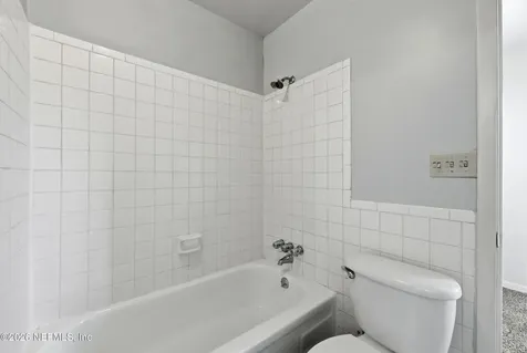 8153 Sutton Place N Jacksonville FL 32217