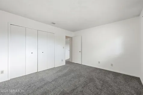 8153 Sutton Place N Jacksonville FL 32217
