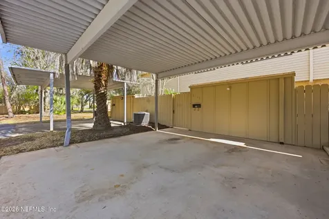 8153 Sutton Place N Jacksonville FL 32217