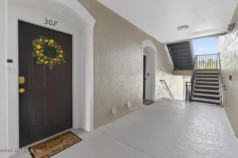 7990 Baymeadows Road E Jacksonville FL 32256