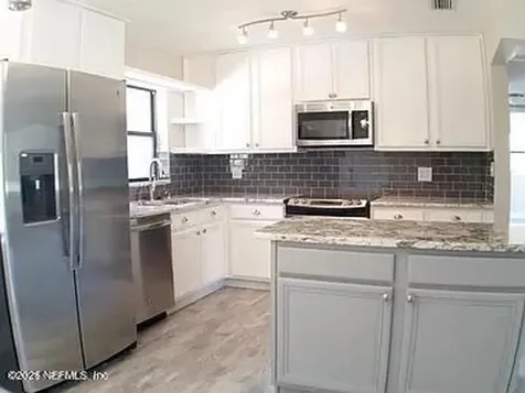 1012 N 6th Avenue Jacksonville Beach FL 32250