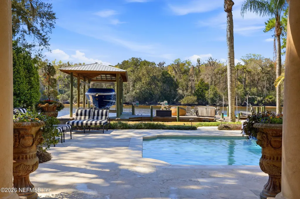 87 Roscoe Boulevard N Ponte Vedra Beach FL 32082