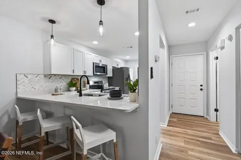 7701 Baymeadows Circle W Jacksonville FL 32256
