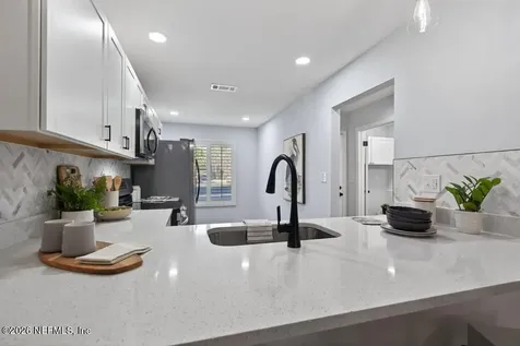 7701 Baymeadows Circle W Jacksonville FL 32256