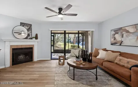 7701 Baymeadows Circle W Jacksonville FL 32256
