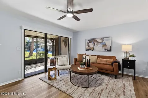 7701 Baymeadows Circle W Jacksonville FL 32256