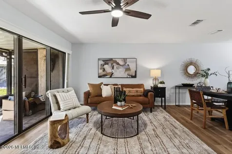 7701 Baymeadows Circle W Jacksonville FL 32256