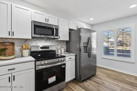 7701 Baymeadows Circle W Jacksonville FL 32256