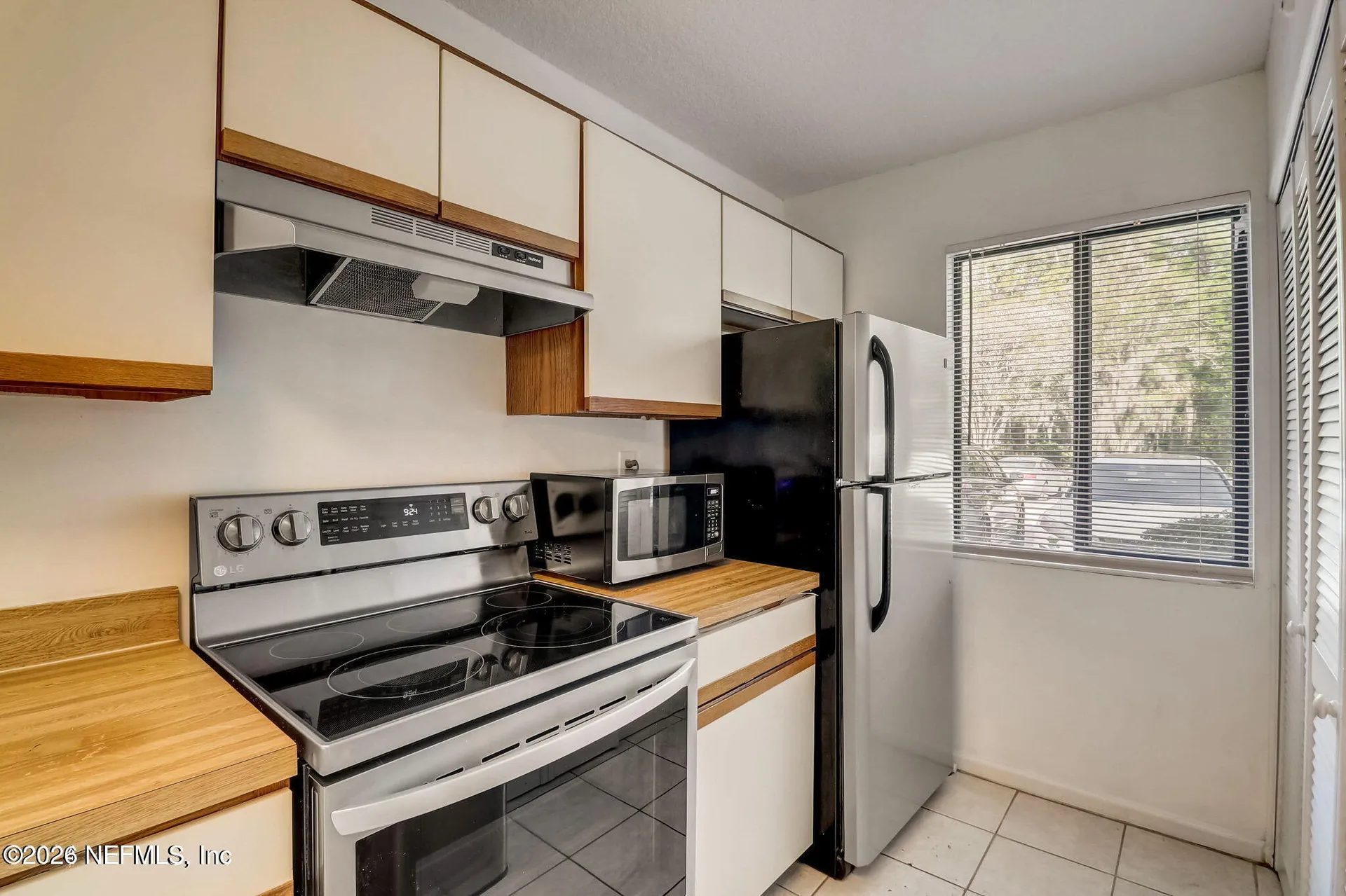 7701 Baymeadows Circle W Jacksonville FL 32256