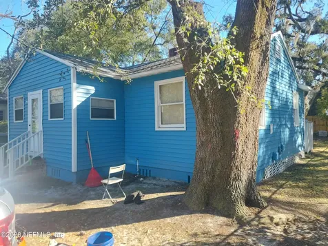 2332 Westbrook Circle S Jacksonville FL 32209