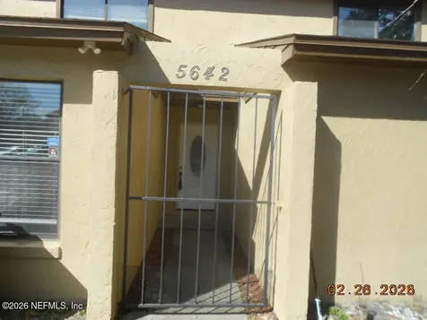 5642 Pinebay Circle S Jacksonville FL 32244