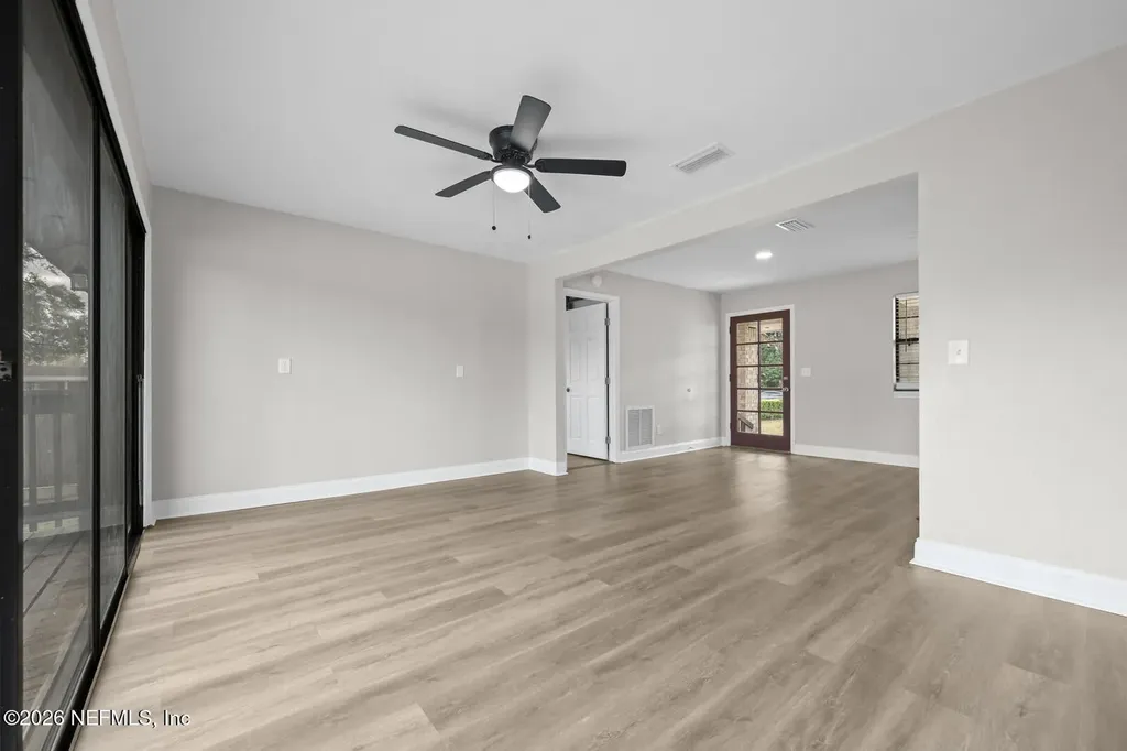 5695 Hyde Park Circle Jacksonville FL 32210