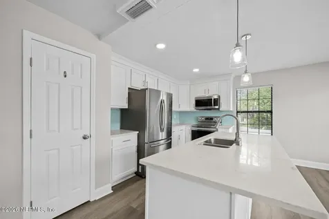 5695 Hyde Park Circle Jacksonville FL 32210
