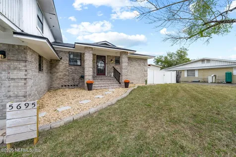5695 Hyde Park Circle Jacksonville FL 32210