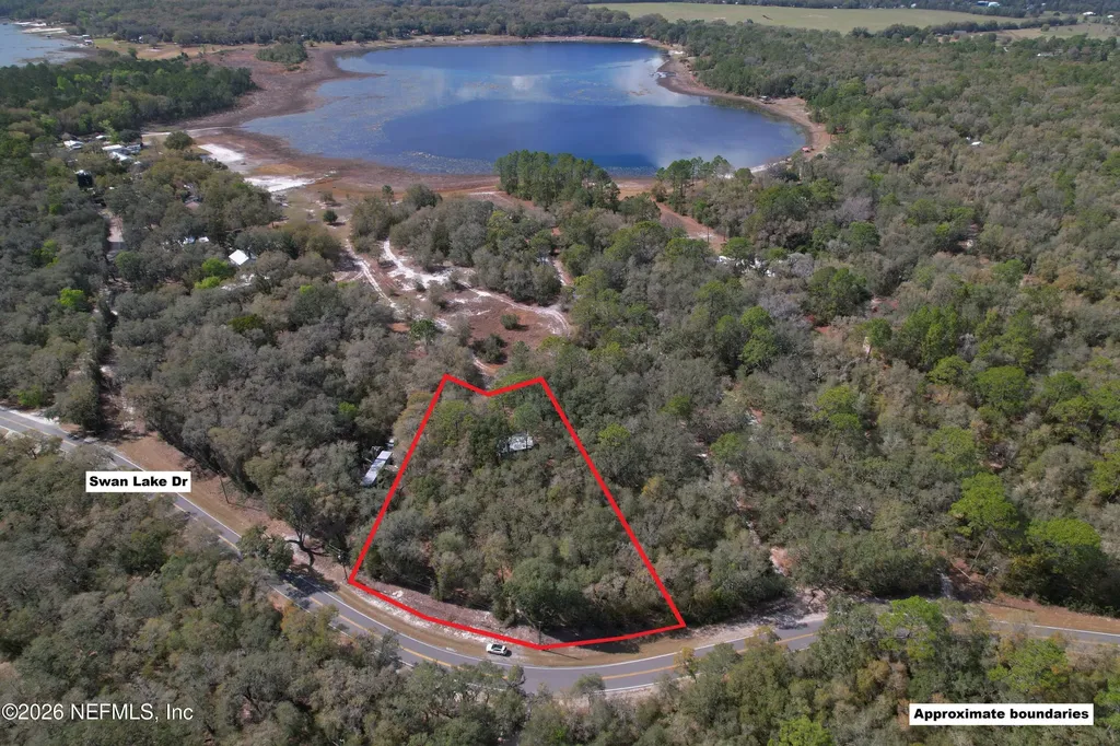 201 / 199 Swan Lake Drive Melrose FL 32666