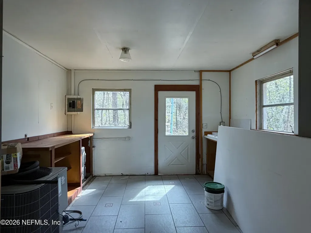 201 / 199 Swan Lake Drive Melrose FL 32666